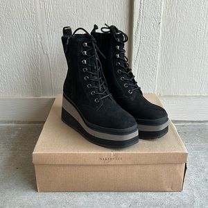 Naked Feet Burnout Black